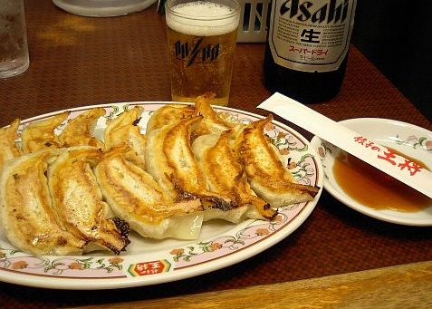 餃子の王将にて餃子とビール