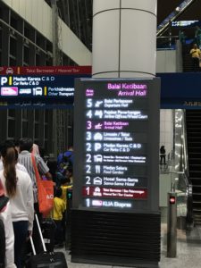 クアラルンプール国際空港エスカレーター