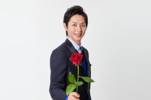 友永真也(バチュラー3代目)の会社名や年収は？父親がお金持ち！