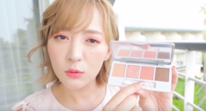 会社員Aちゃんの事務所やシェーディングやメイクブラシのメーカーを紹介